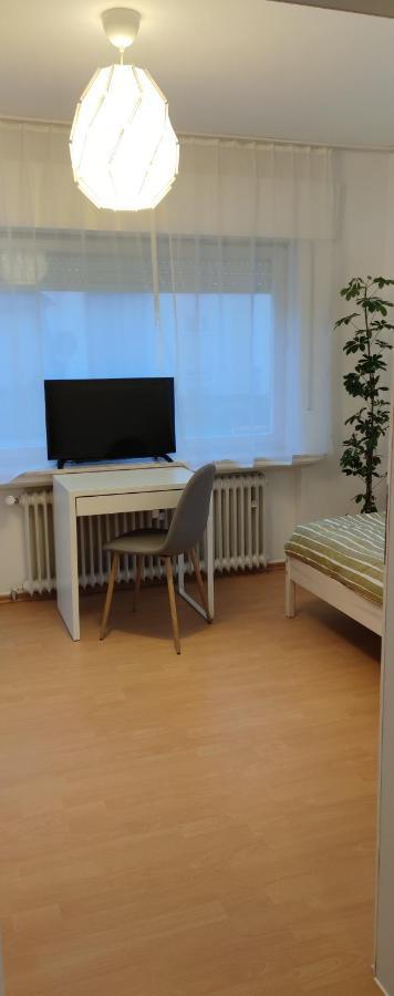 Schoene Und Optimal Gelegene Wohnung Og Weisskirchen المظهر الخارجي الصورة