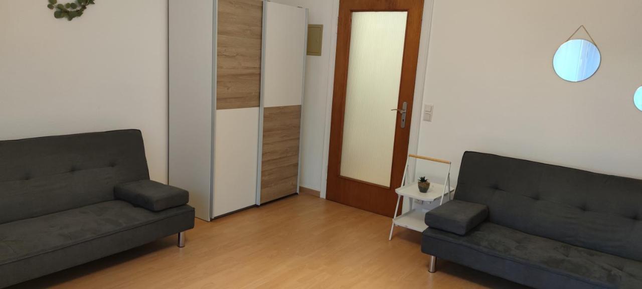Schoene Und Optimal Gelegene Wohnung Og Weisskirchen المظهر الخارجي الصورة