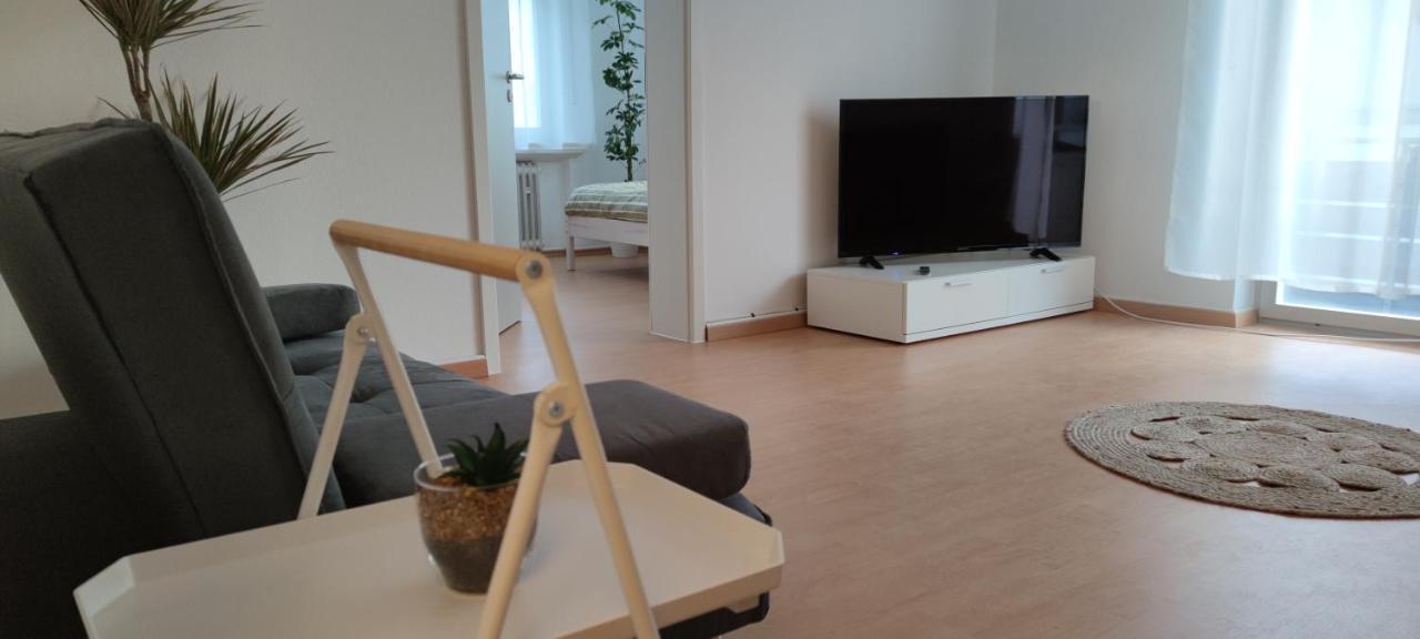 Schoene Und Optimal Gelegene Wohnung Og Weisskirchen المظهر الخارجي الصورة